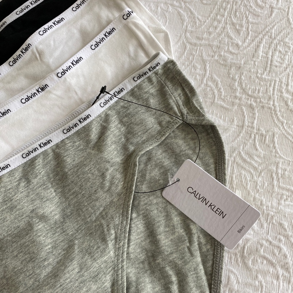 Calvin Klein 5-pack bikini set - Picture 3 of 4